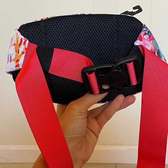 Kavu Spectator Coral Floral Fanny Pack - Picture 3 of 4